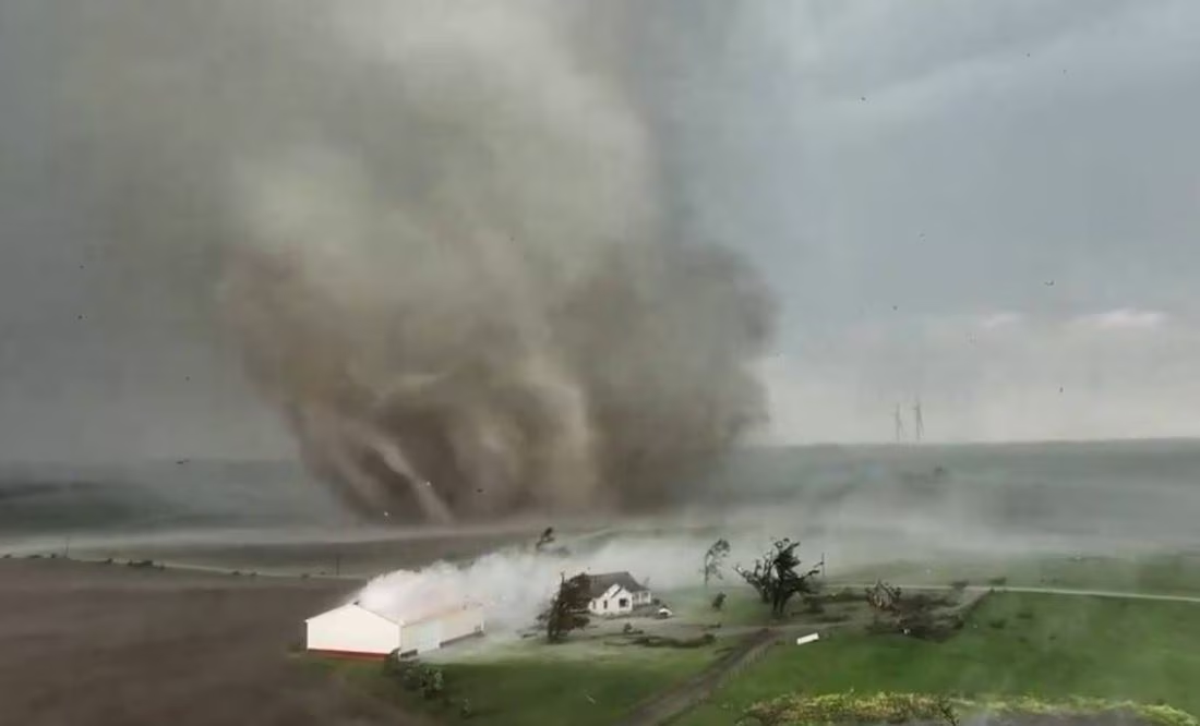 Fuerte tornado deja 5 muertos en el centro de Estados Unidos