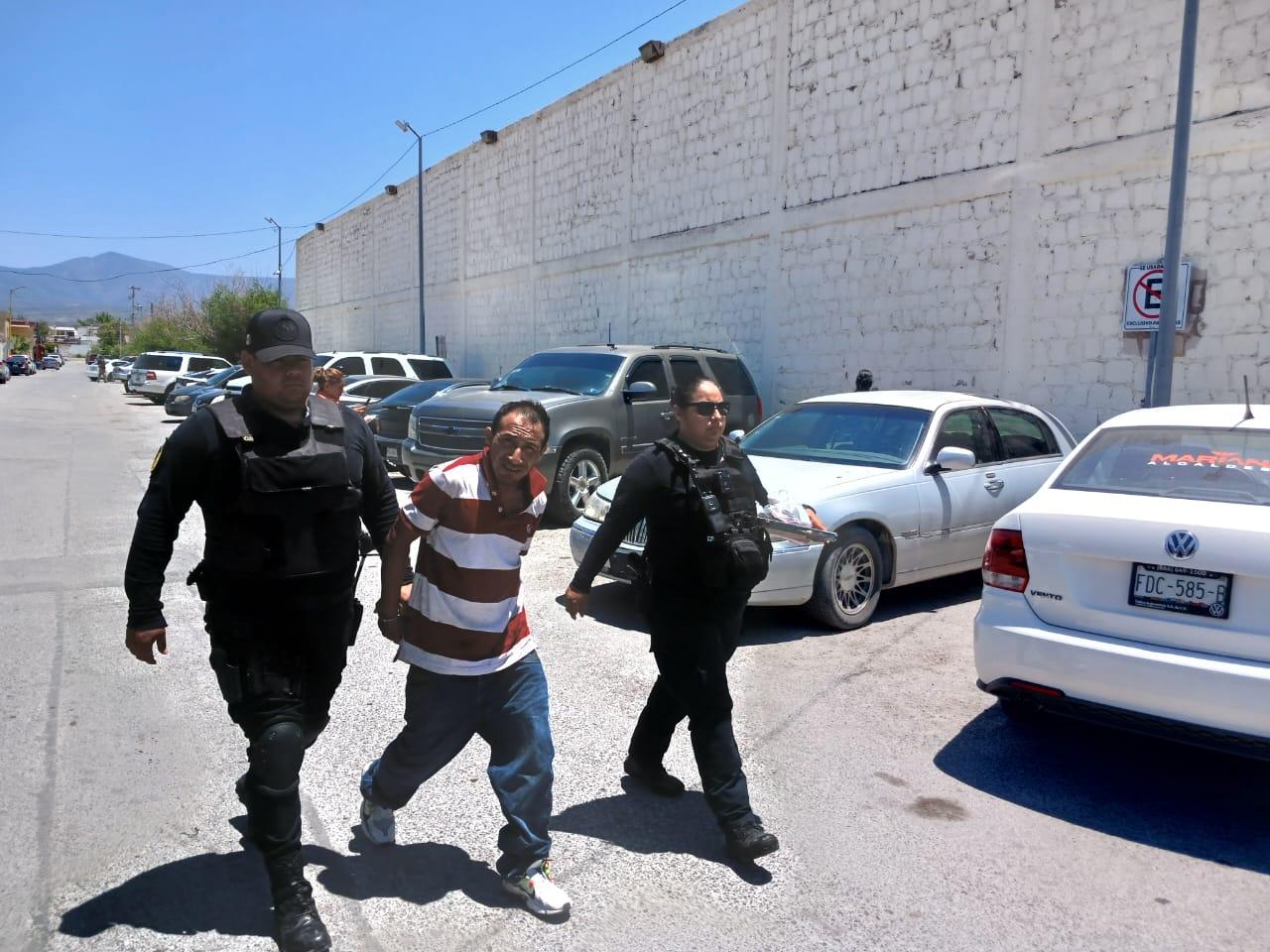 Consignan a sujeto por portar hierba