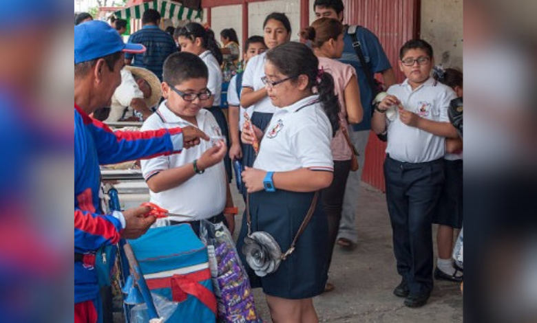 Buscan evitar comida chatarra en escuelas