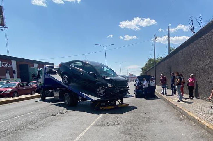 Destruye vehículo tras accidente
