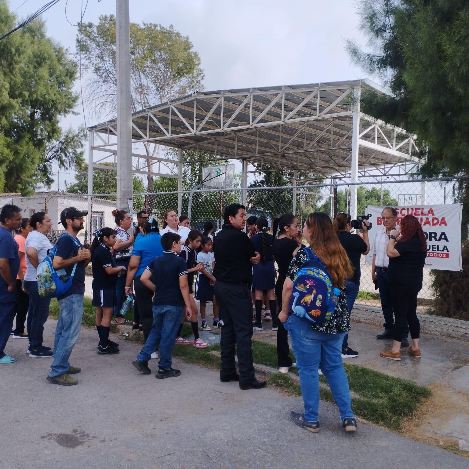Toman padres de familia Primaria Club de Leones