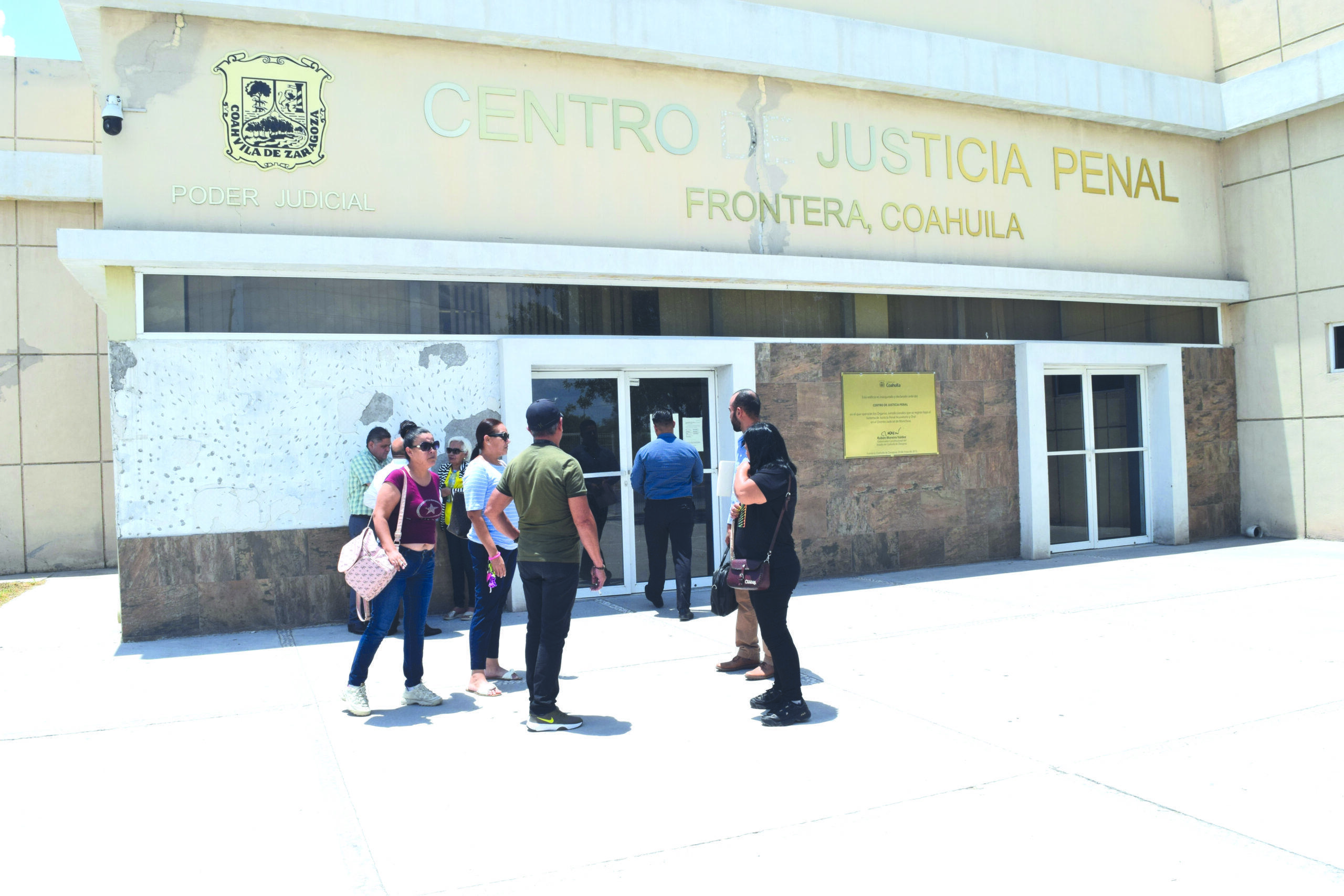 Vinculan a proceso a dueño de anexo