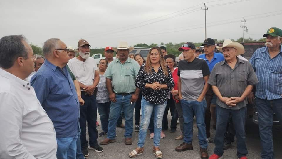 Bloquean ejidatarios Carretera Estatal 20