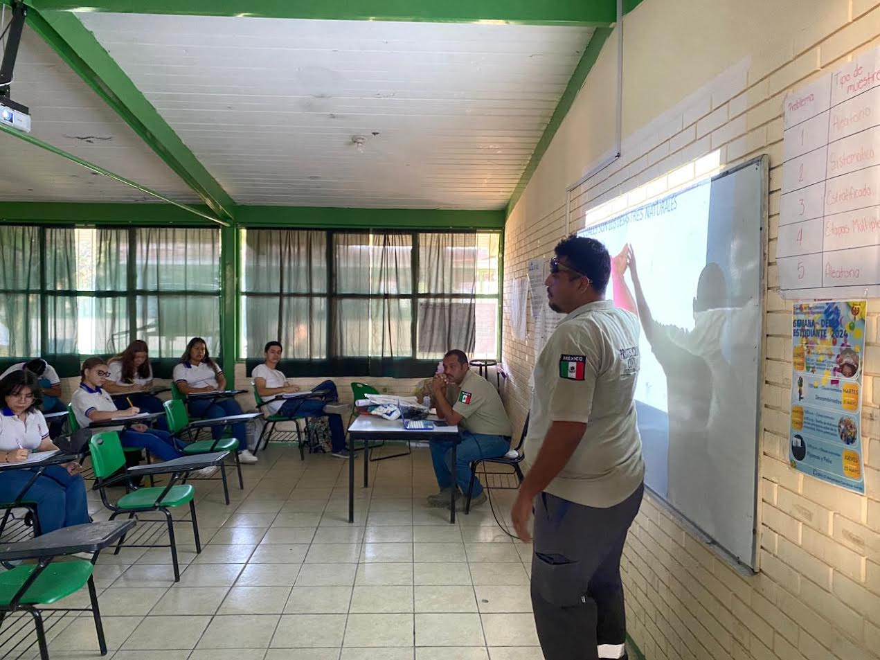Concientizan sobre desastres naturales