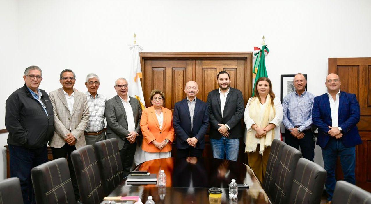 Se reúne Villarreal con Secretario de Gobierno