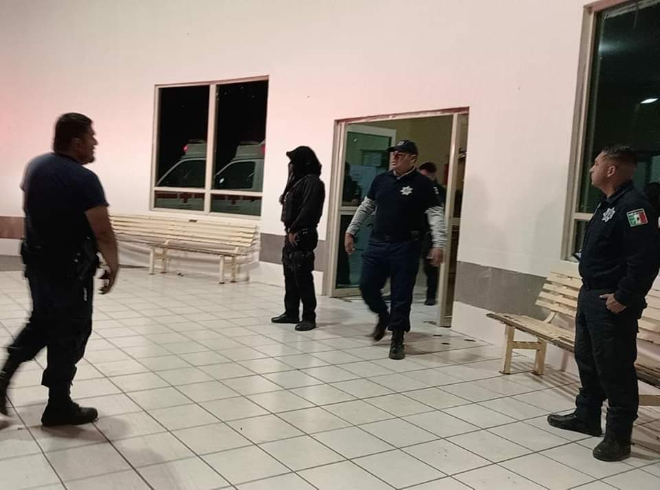 Agrede hombre a su pareja con machete