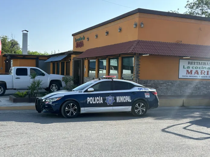 Asalta con arma blanca restaurante de El Pueblo