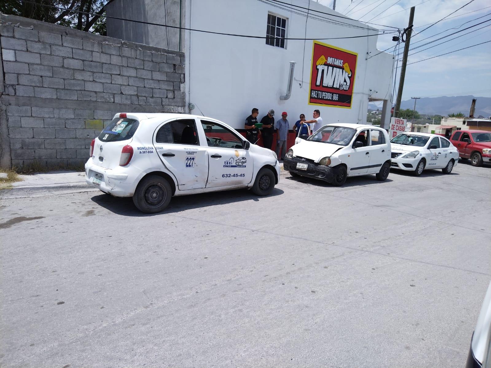 Chocan compactos en sector Amistad