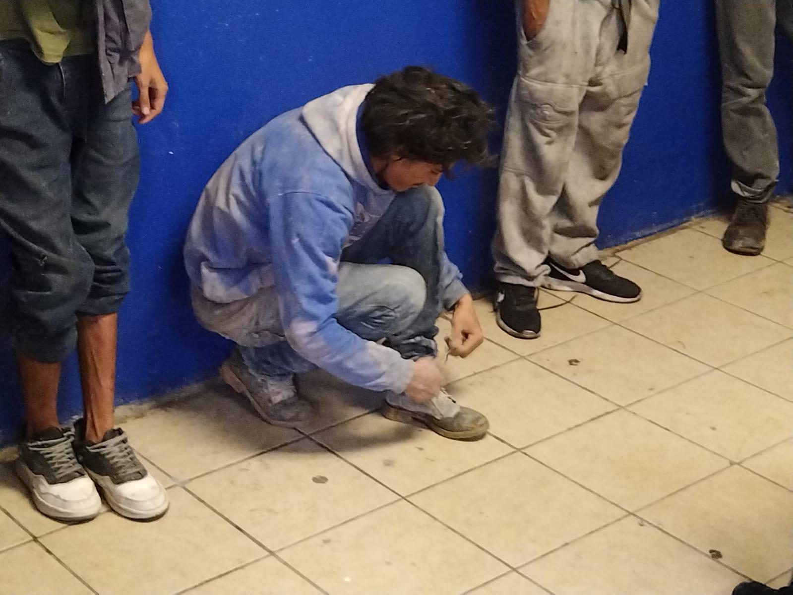 Reportan a indigente habitando en cueva
