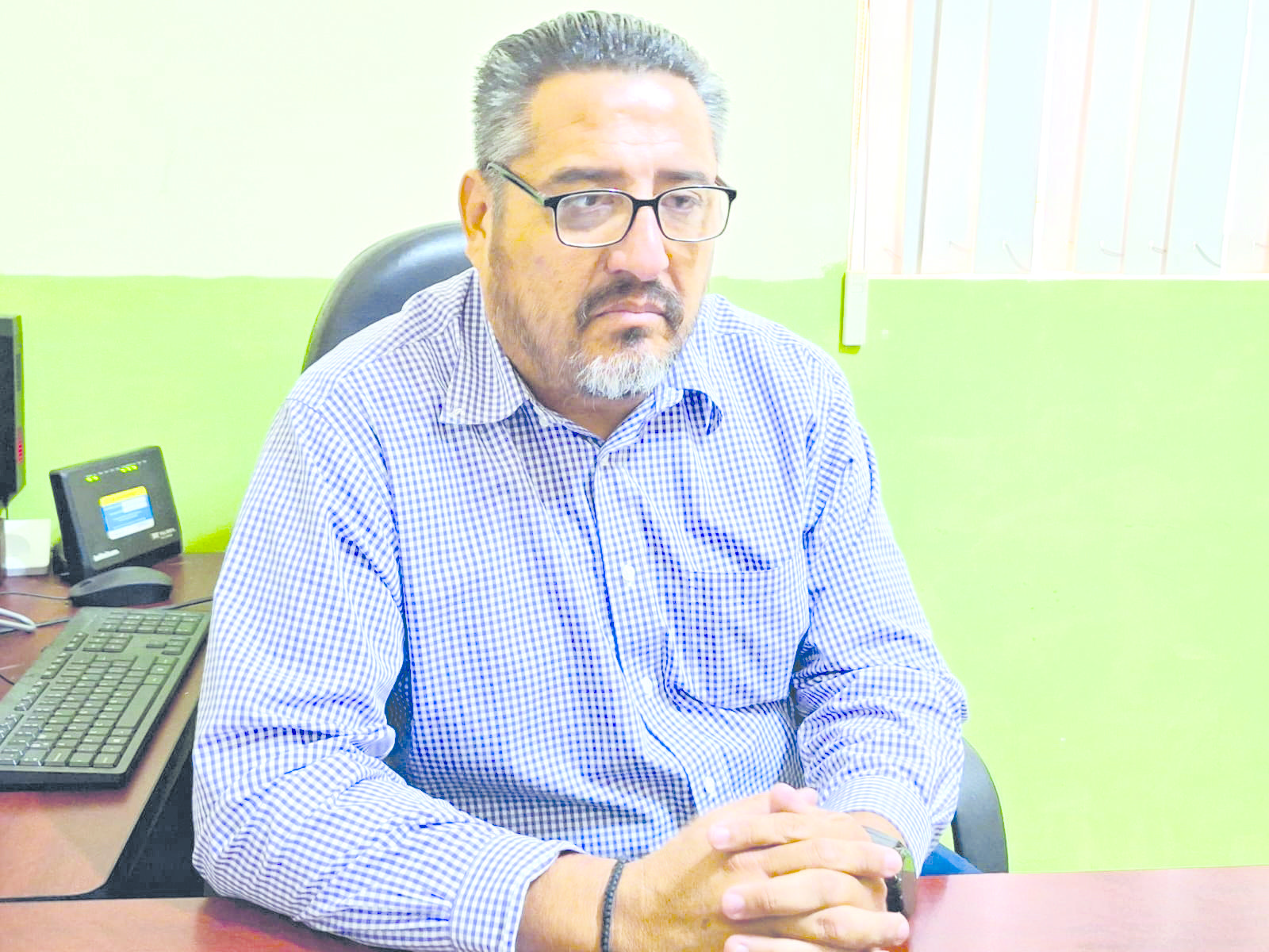Investigan a cuatro empleados de SEP