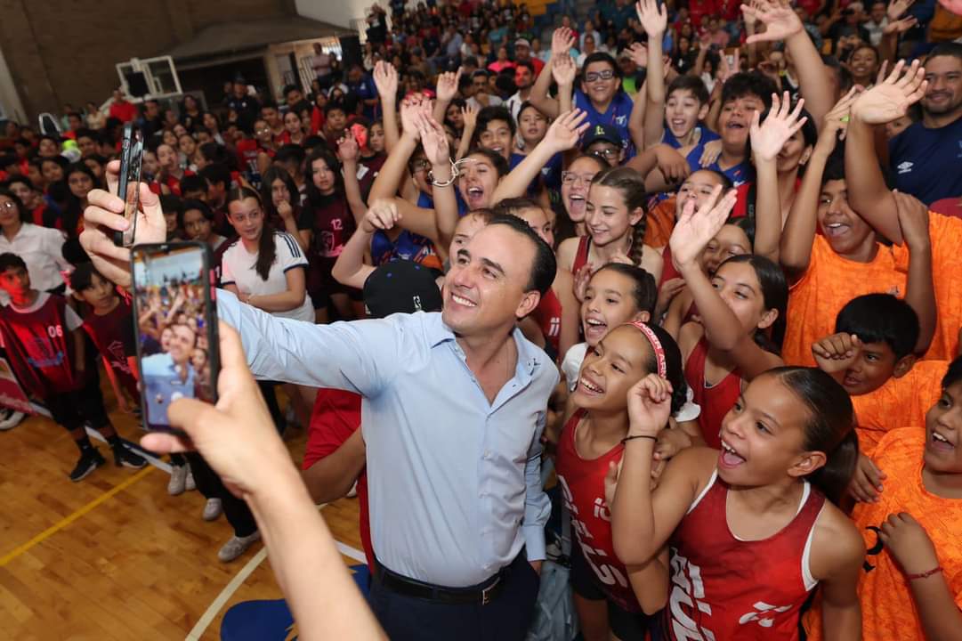 ARRANCA MANOLO OLIMPIADA ESTATAL DEL DEPORTE ESCOLAR