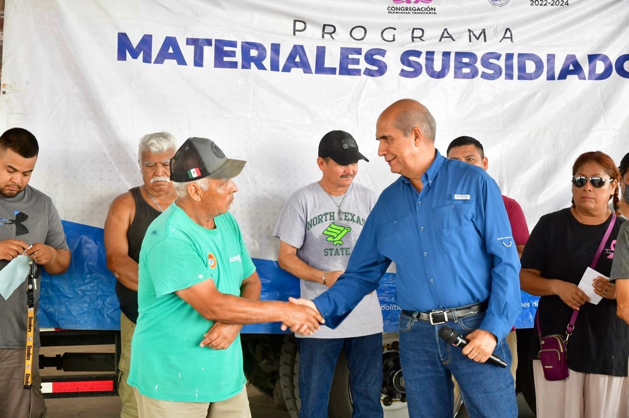 Entrega el Municipio cemento subsidiado
