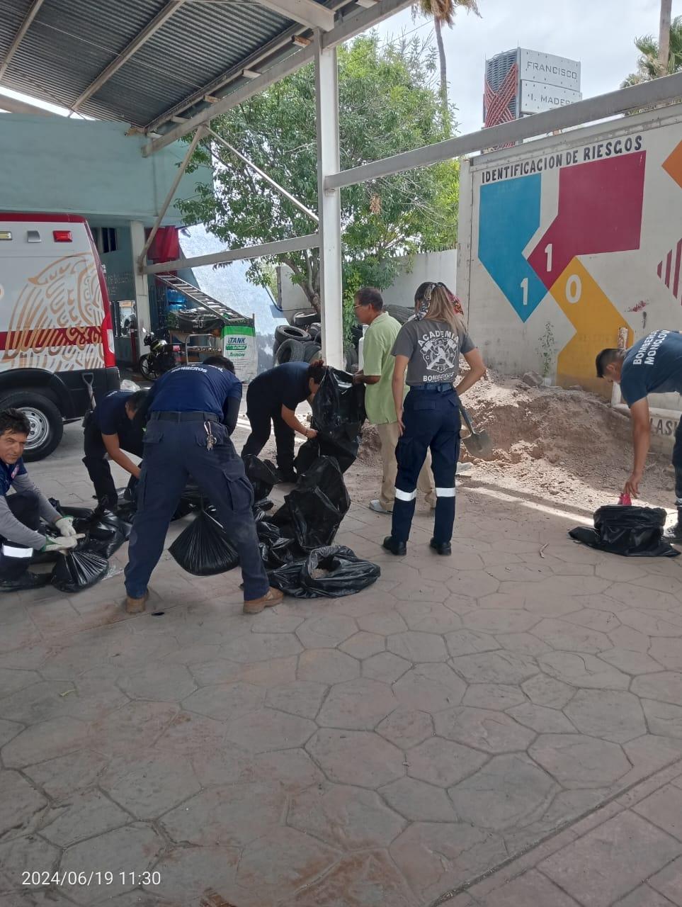 Entrega PC materiales para evitar inundación