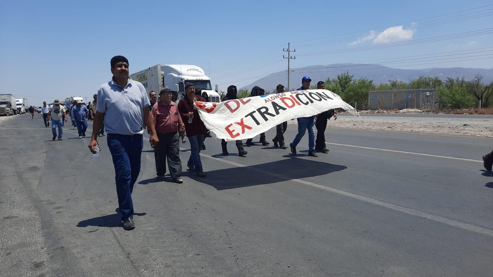 Condena IP bloqueo de carretera federal