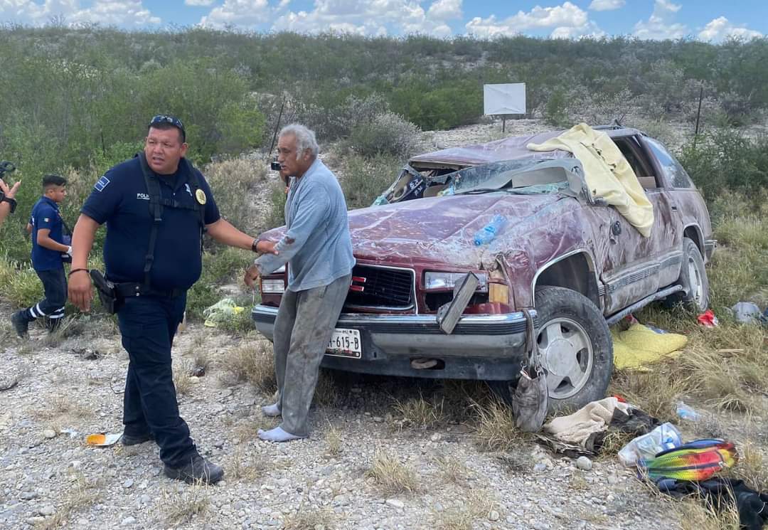 Deja volcadura un muerto y tres personas lesionadas