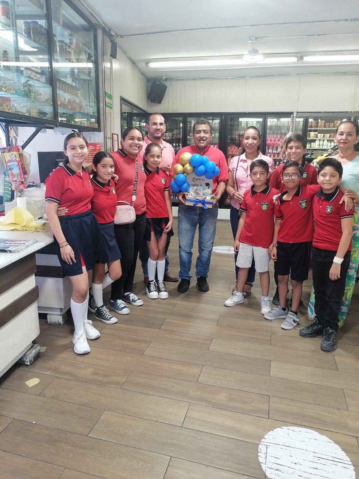 Apadrinará Jesús Rojas a alumnos de primaria