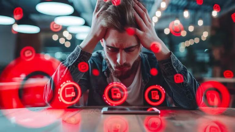 Los riesgos de tener el Bluetooth activado en el celular al salir de casa