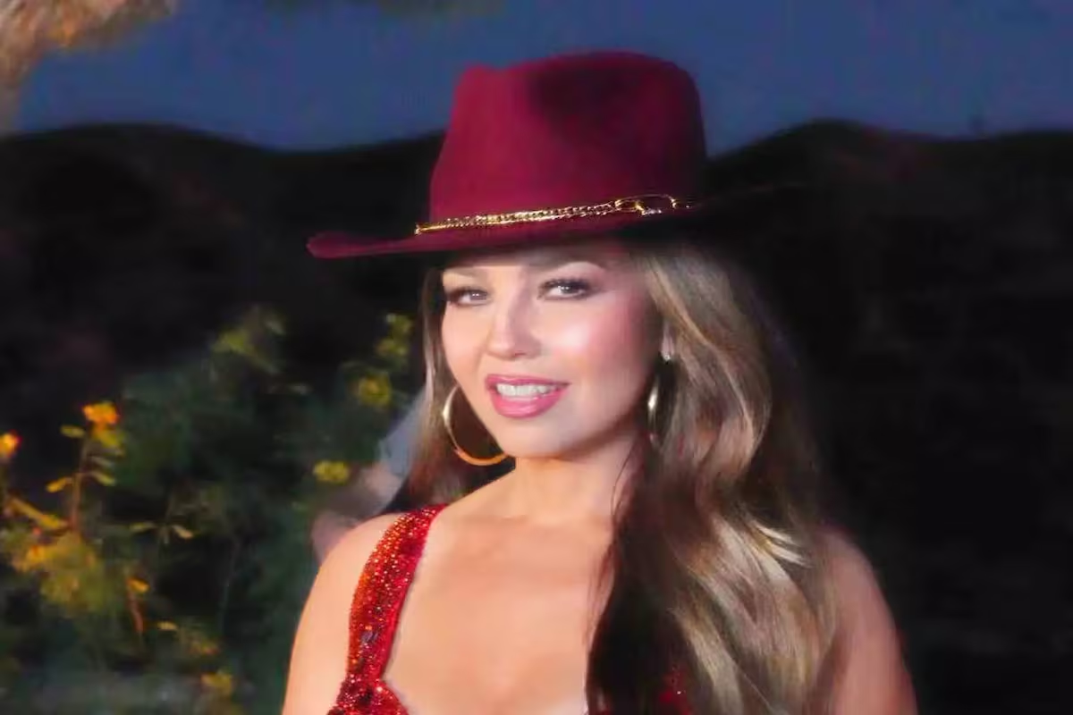 Thalía recibe críticas por incursionar al regional mexicano con «Silencio»