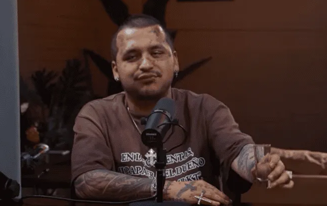 ¿Nodal se borró los tatuajes del rostro?