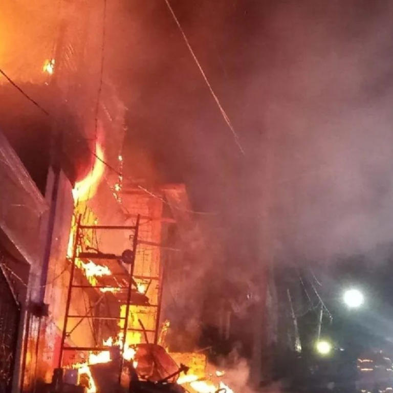 Papá e hija de seis años mueren abrazados en incendio en Coahuila