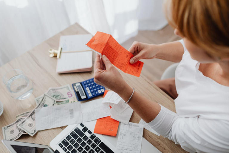 10 gastos que te empobrecen, según experto en finanzas personales