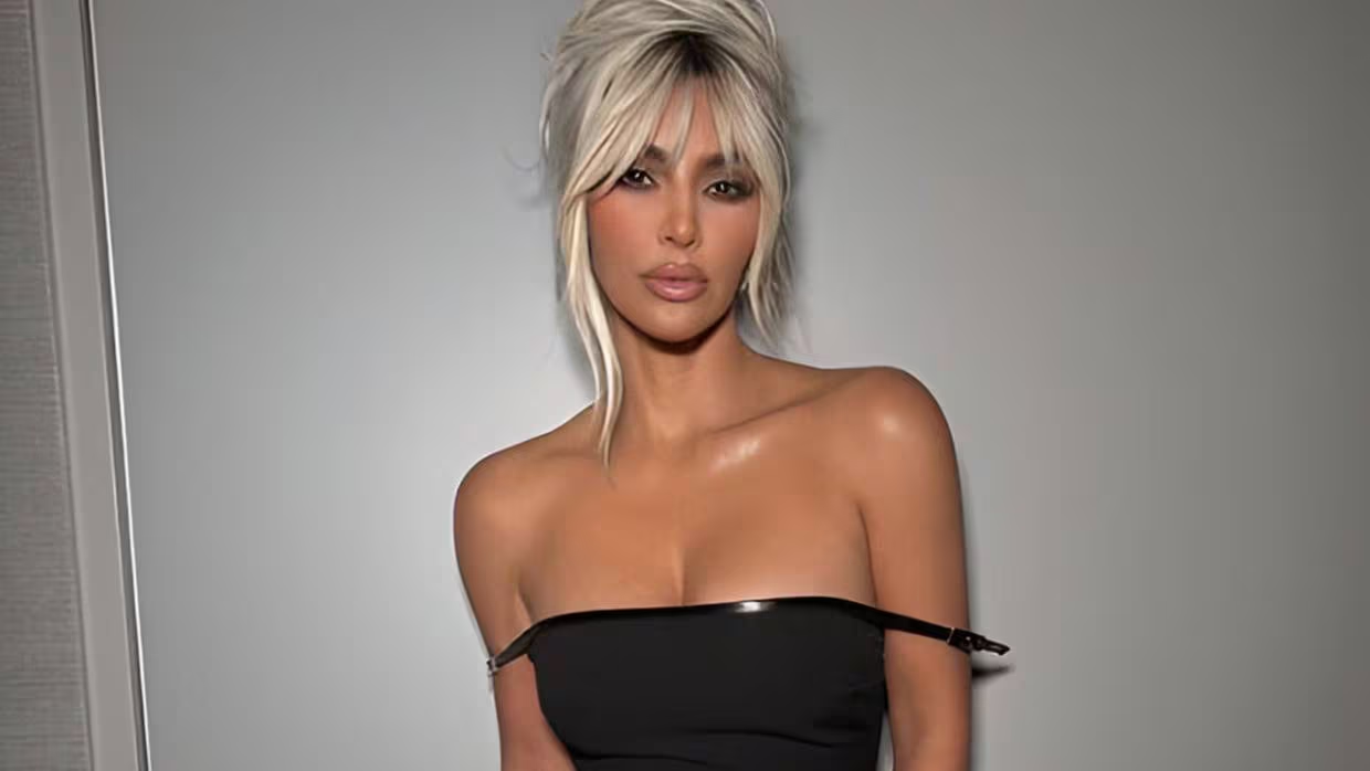 Kim Kardashian enfrenta demanda millonaria por promover la piratería