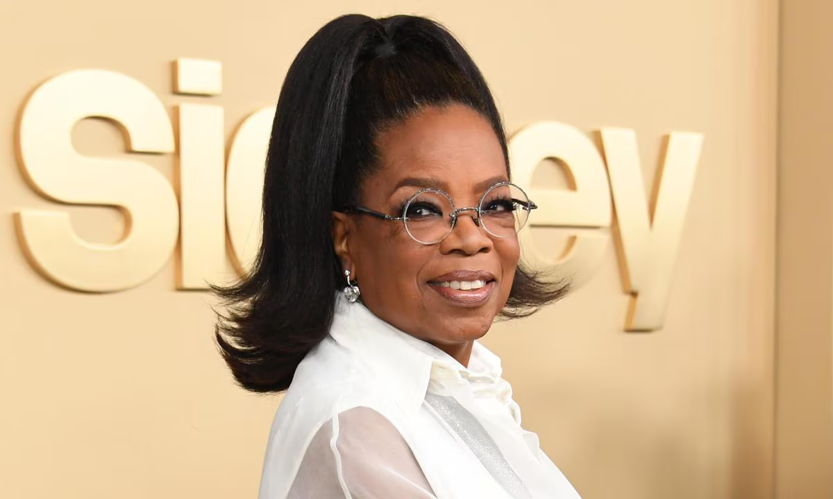 REVELAN QUE OPRAH WINFREY FUE HOSPITALIZADA POR UN GRAVE PROBLEMA DE SALUD