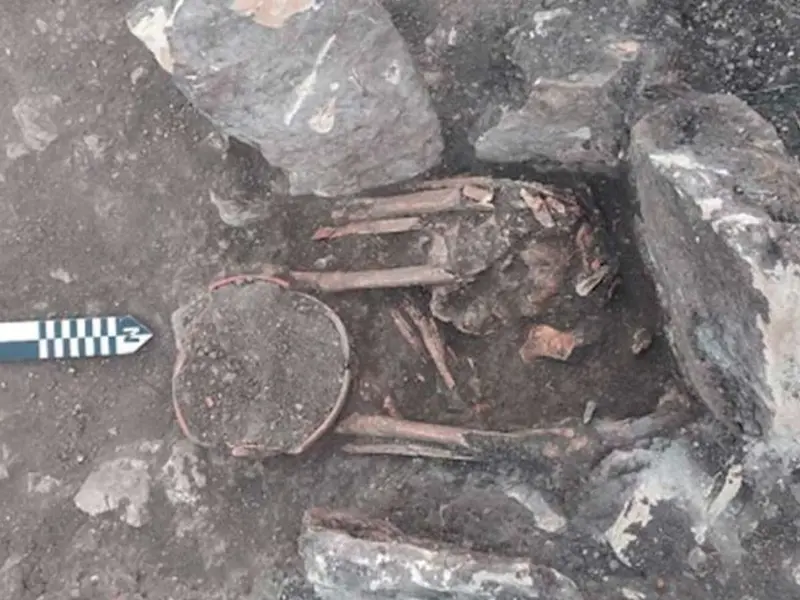 INAH descubre 26 enterramientos mayas en Campeche
