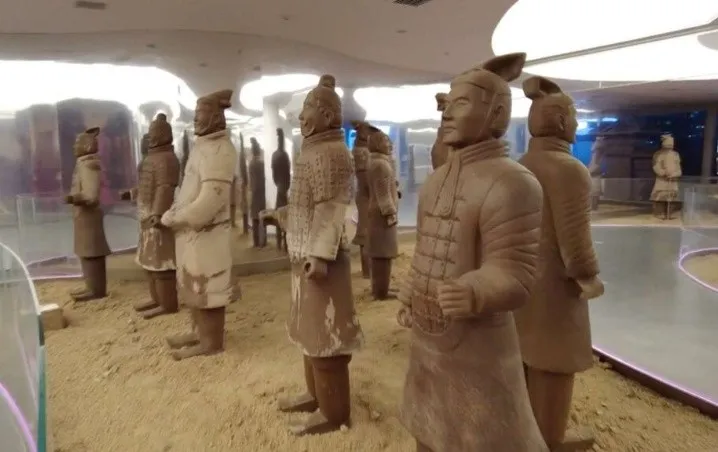 Museo del Chocolate Exhibe Réplicas de Guerreros de Terracota y la Muralla China
