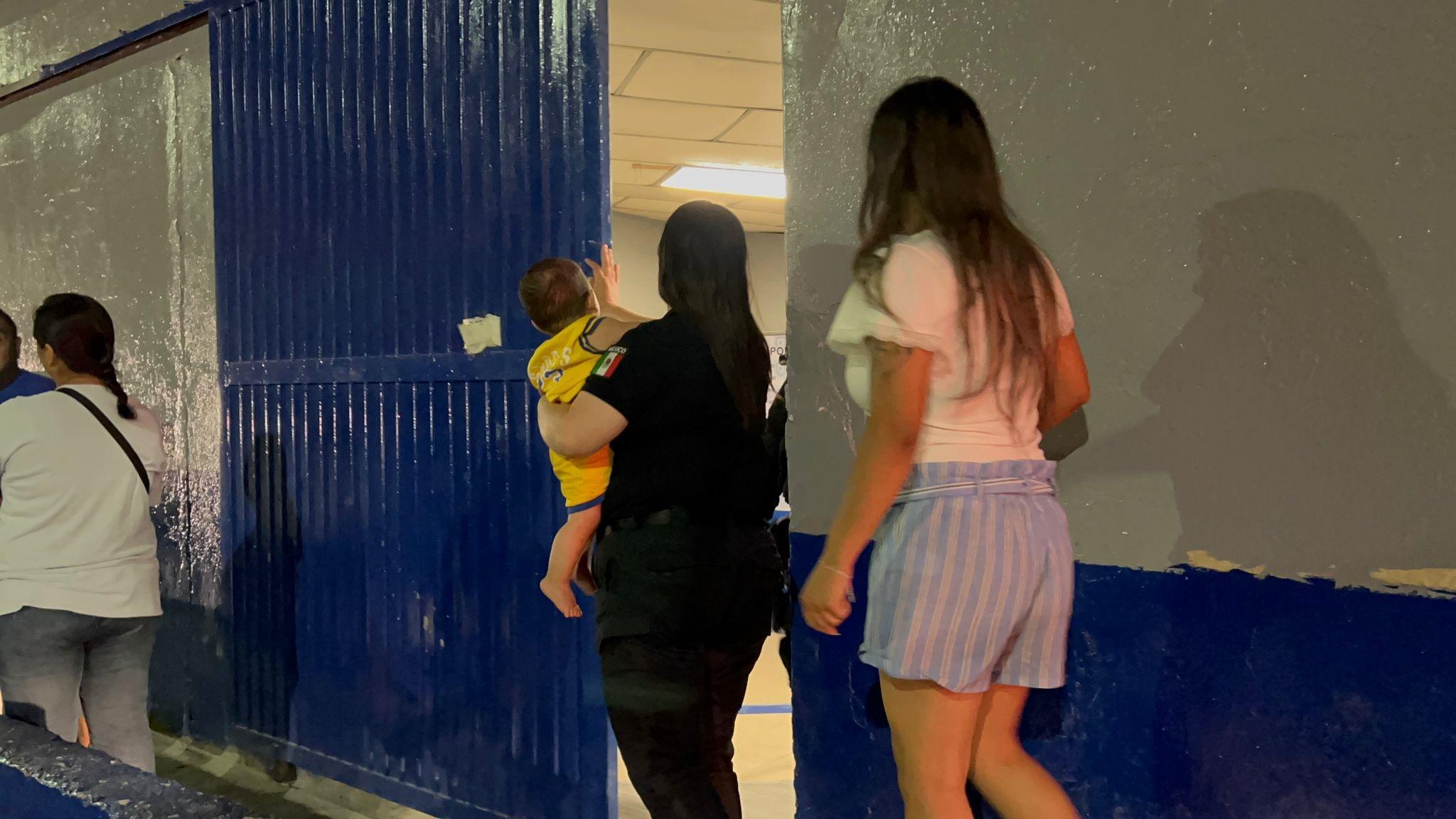 Protagoniza persecución mujer ebria con un bebé