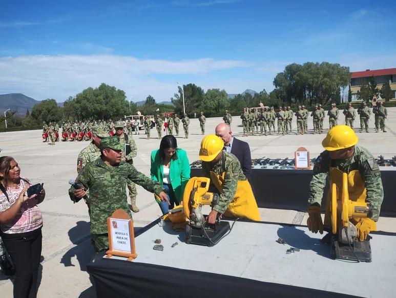 DESTRUYEN MILITARES ARMAS DECOMISADAS