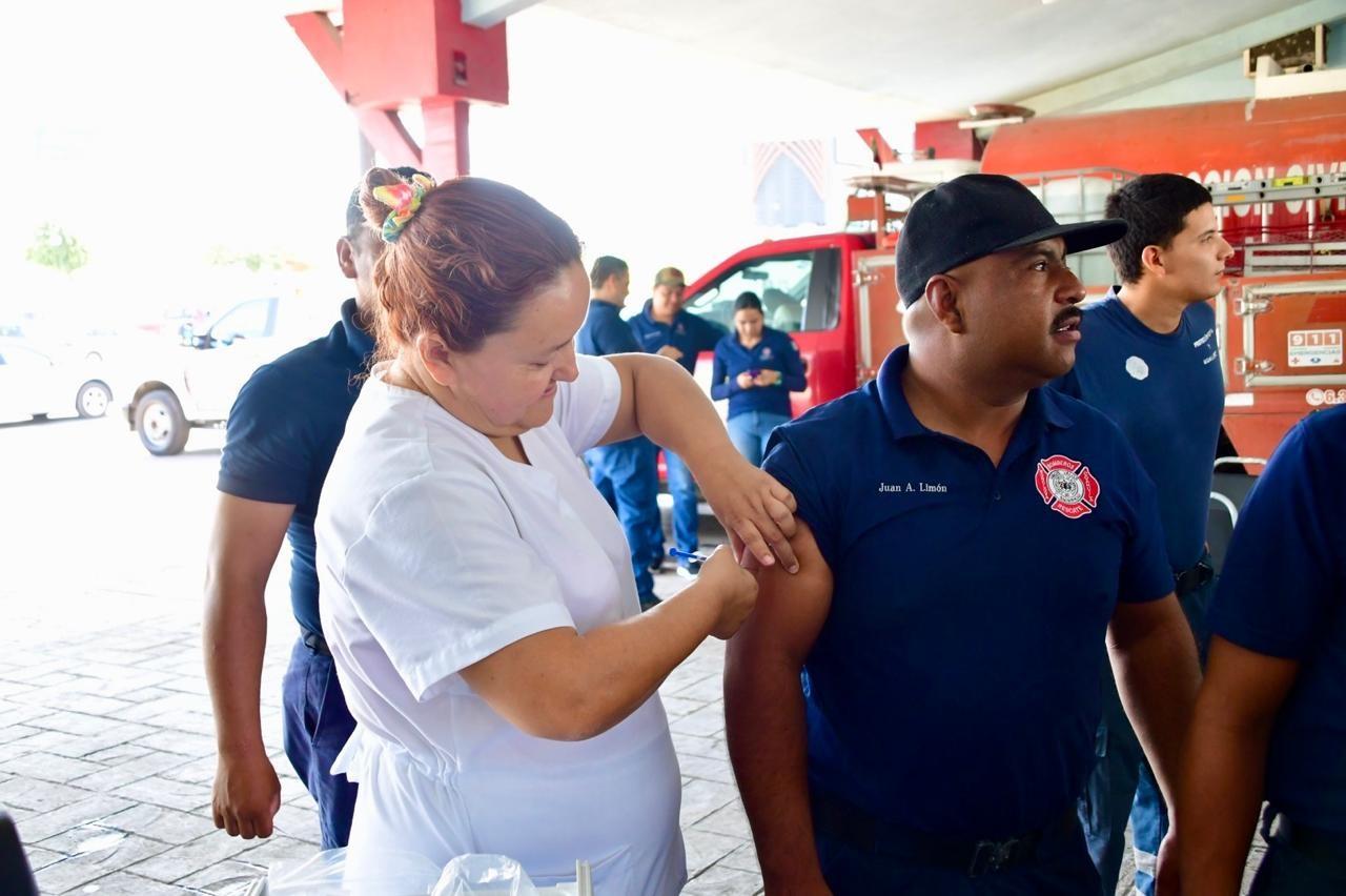 Llevan a PC y Bomberos exitosa Brigada de Salud