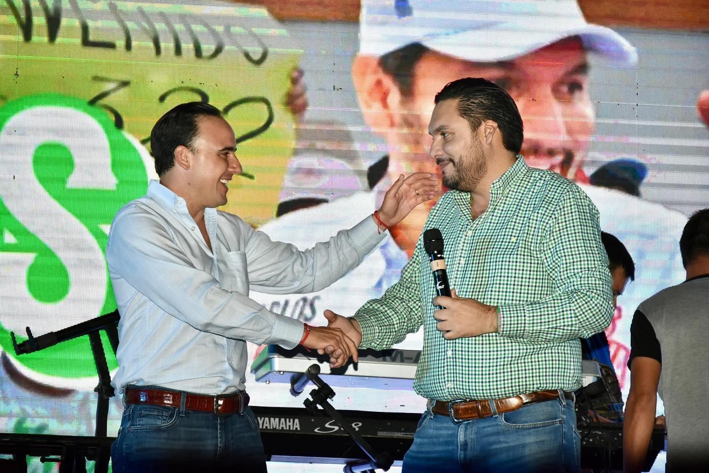 Festejan el triunfo de Carlos Villarreal