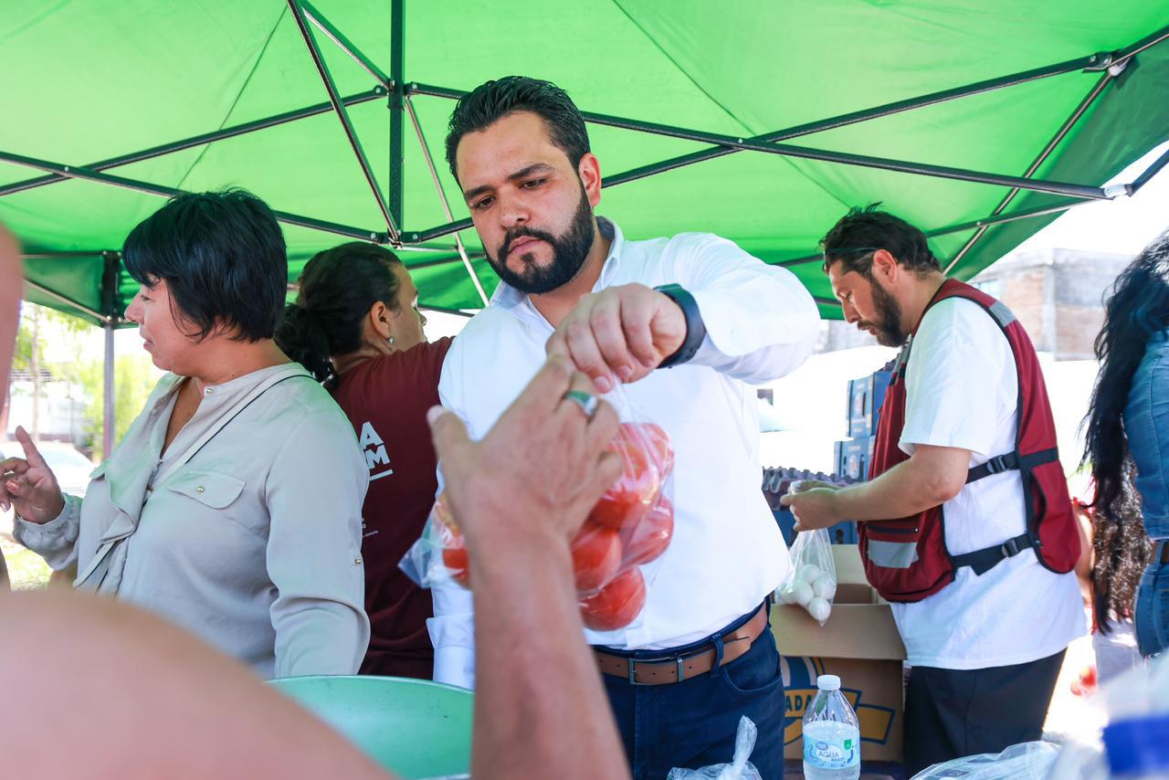Pone en marcha Hurtado “Mercadito sobre ruedas”