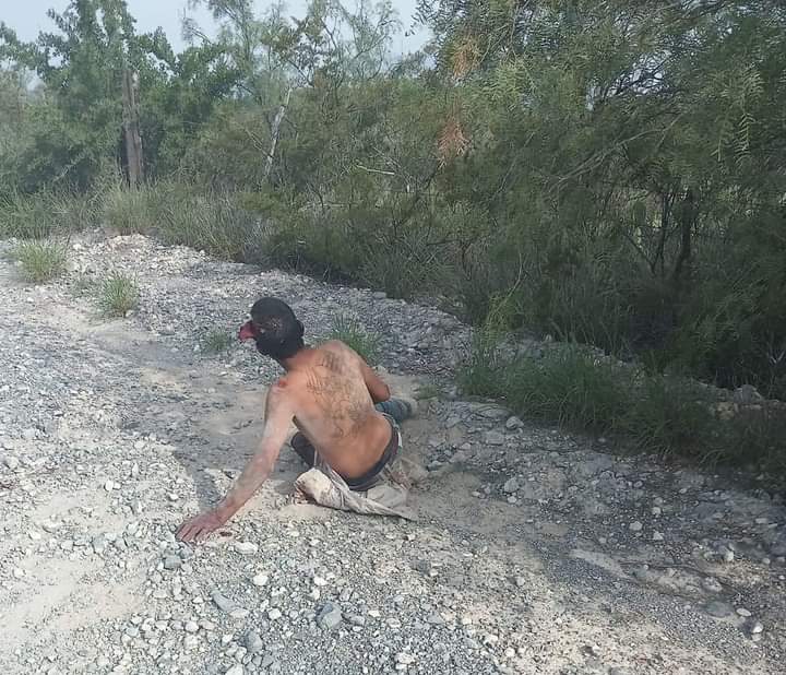 Arrojan moribundo a hombre en brecha