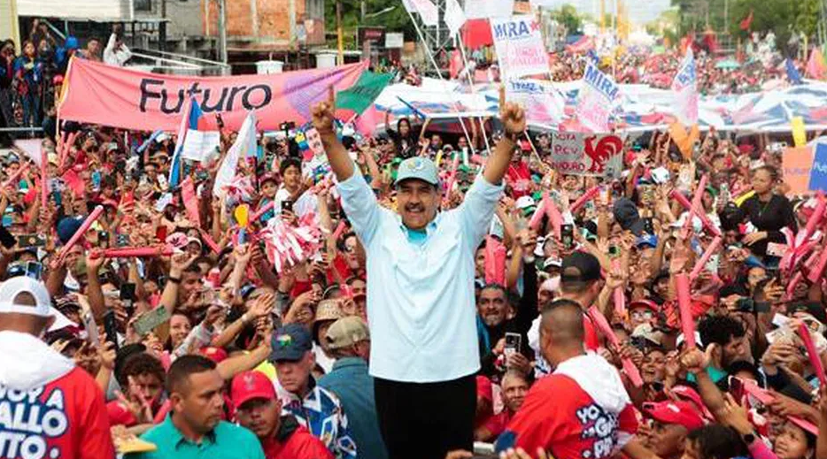 Maduro pide calma tras advertir «baño de sangre» si pierde las elecciones de Venezuela