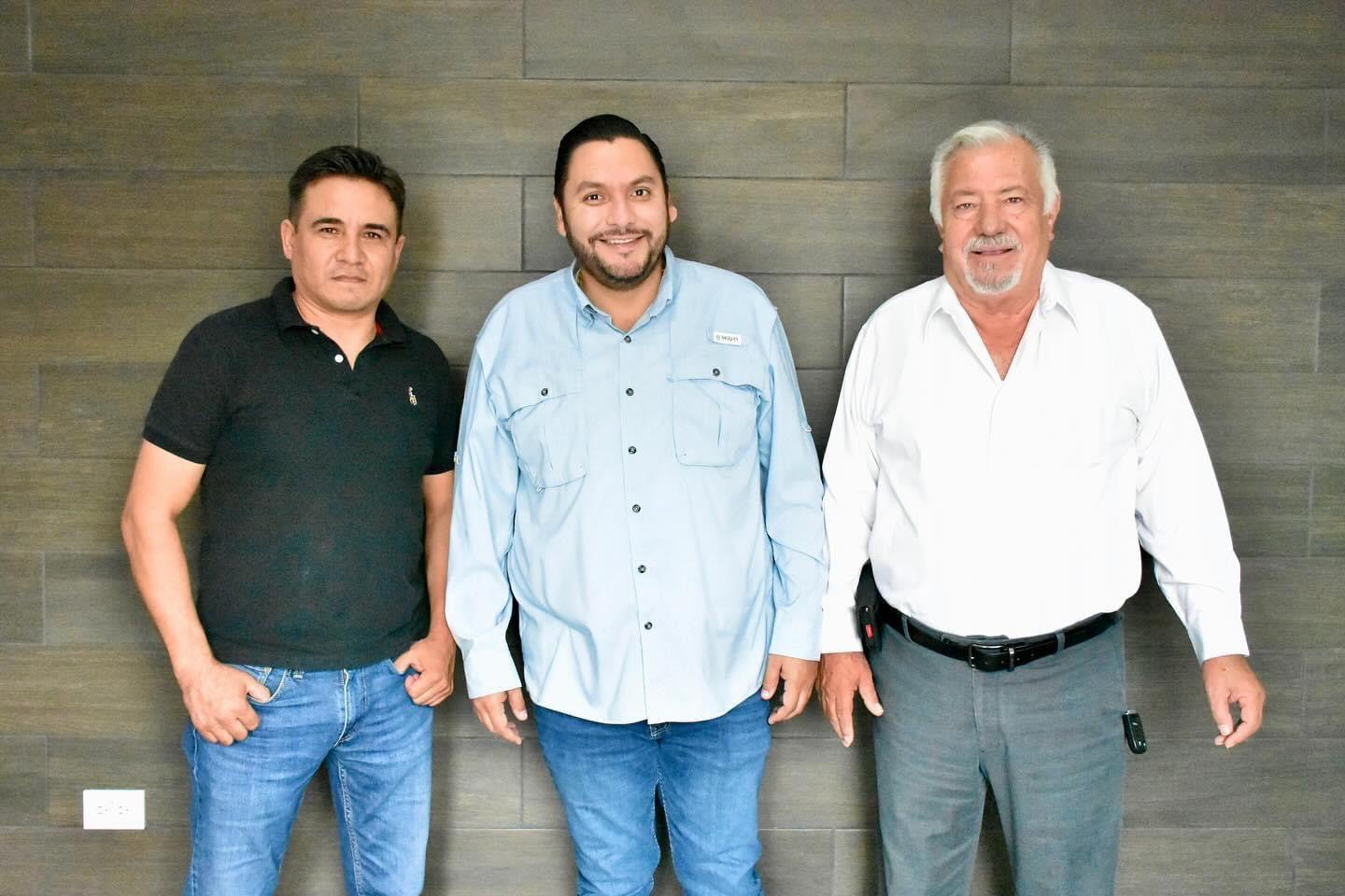 Gestiona Carlos Villarreal transporte para estudiantes