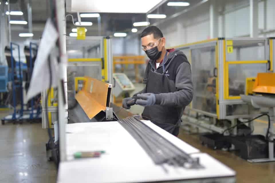 Retoma industria uso de cubreboca