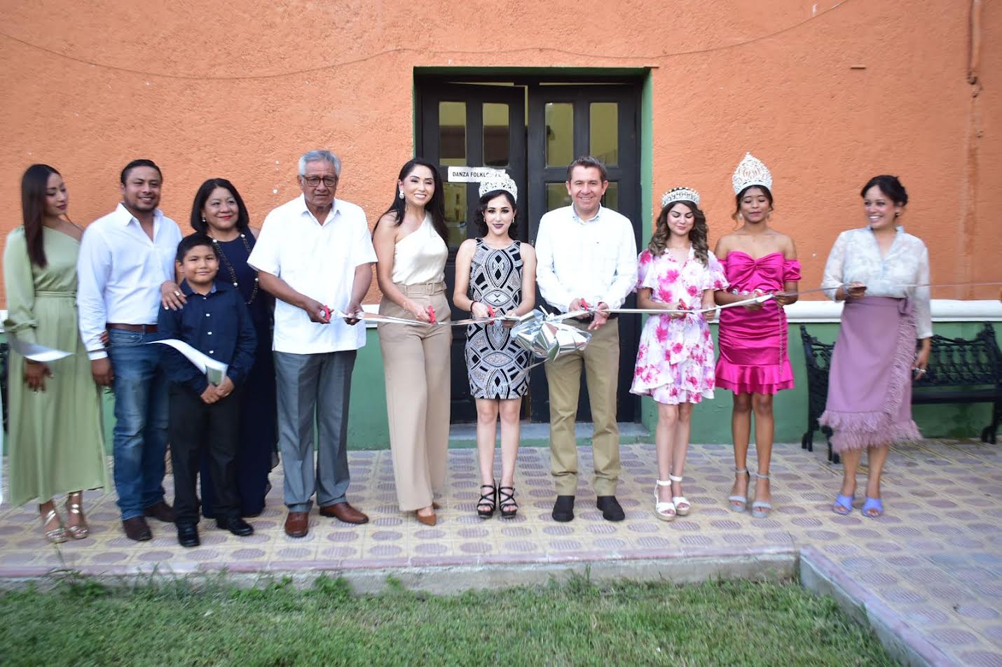 Deleita sambonense con su exposición pictórica