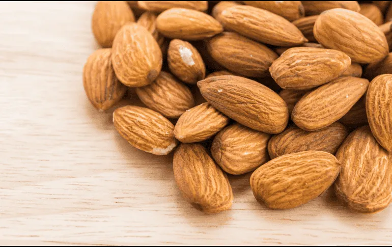 Este es el número saludable de almendras que puedes comer por día