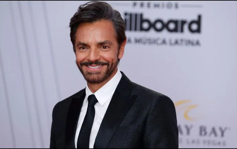 Eugenio Derbez conoce su estatua en Acapulco; pide apoyo para el puerto