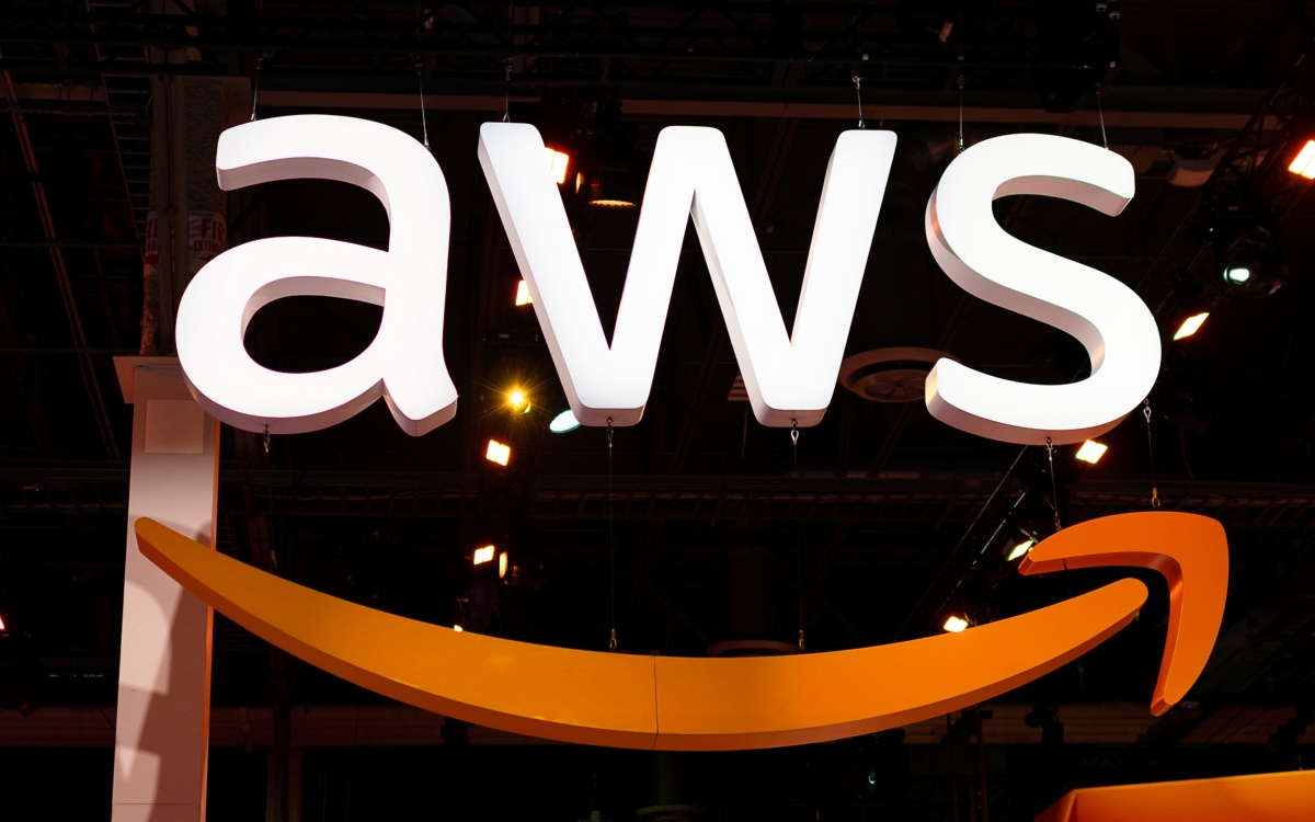 Amazon desarrolla chips de IA más baratos y rápidos que los de Nvidia