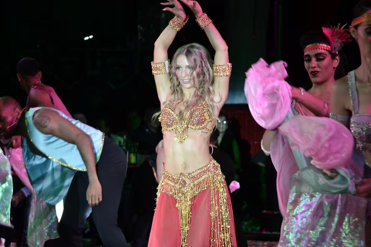 Irina Baeva podría dejar la obra «Aventurera» después de su polémica participación