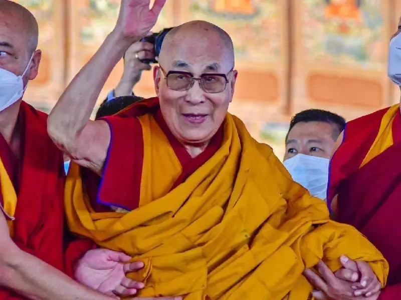 En su cumpleaños el Dalai Lama desmiente rumores sobre su salud