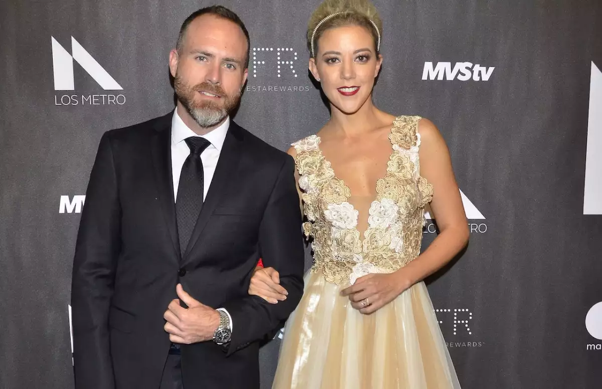 Enamorados Fernanda Castillo y Erik Hayser celebran 10 años juntos