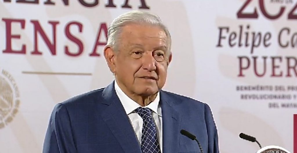 AMLO asegura que se ahorrarán 100 mil mdp al año con la eliminación de organismos autónomos y arremete contra el INAI: “Es pura tapadera”