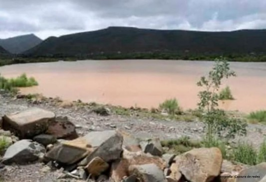 Mueren ahogados dos pequeños en presa de Parras