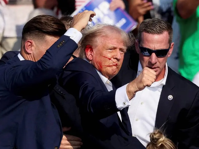 LO HIEREN durante acto de campaña en Pennsylvania