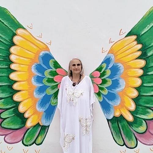 MAESTRA MARÍA LUZ