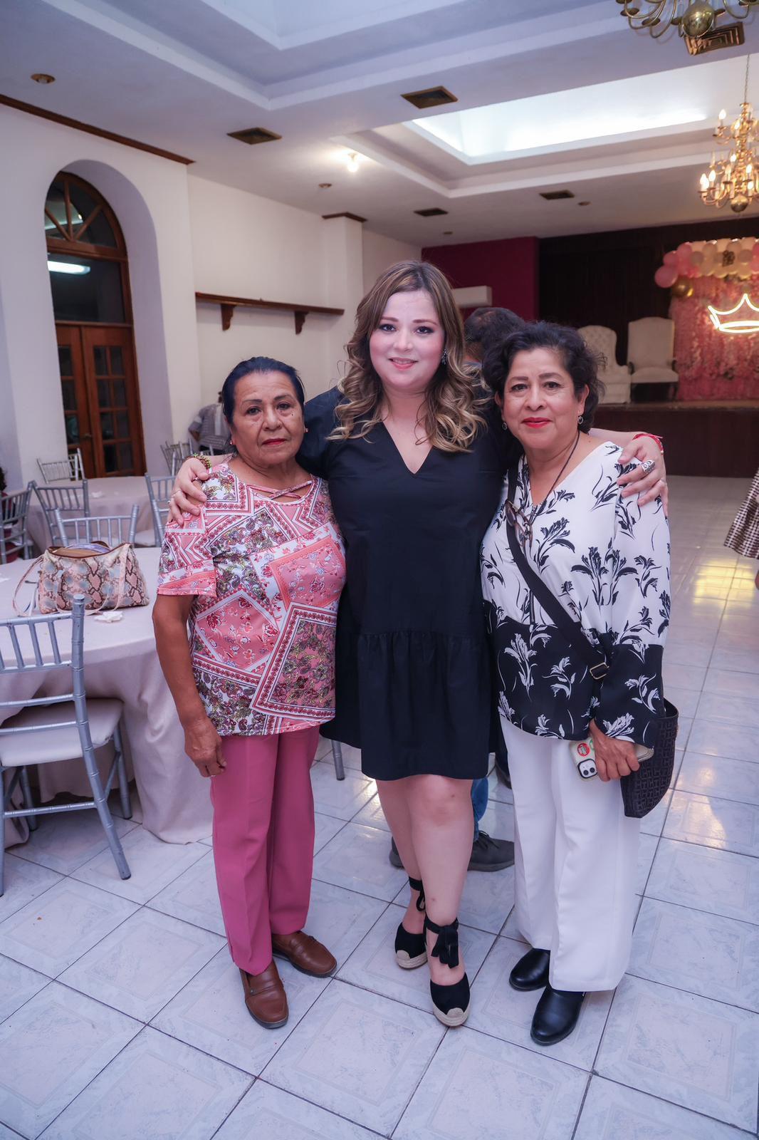 Solidaría Ana Lucía con los abuelitos de Ramos